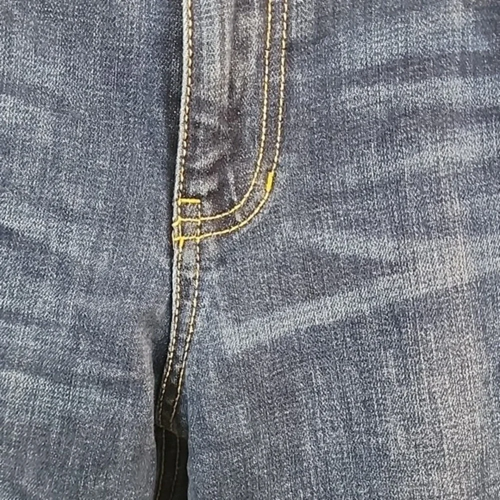 Cabi Curvy Skinny Jeans Size 8 Dark Wash Denim Whiskering Casual Slim A1015